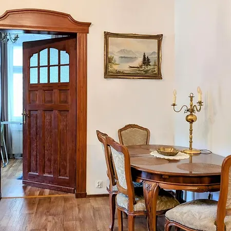 公寓 Vintage Vis-a-vis Park Tower 瓦乌布日赫