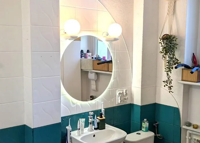 Vintage Vis-a-vis Park Tower Apartment Walbrzych